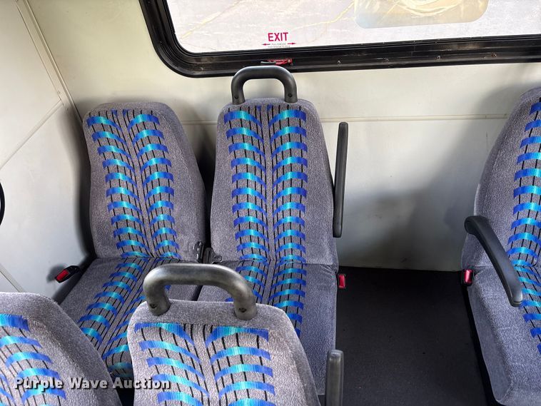 image for item NK9099 2016 Ford E450 shuttle bus