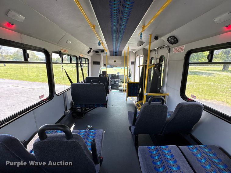 image for item NK9099 2016 Ford E450 shuttle bus