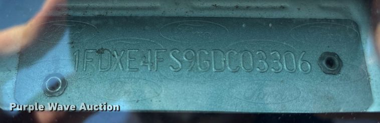 image for item NK9099 2016 Ford E450 shuttle bus