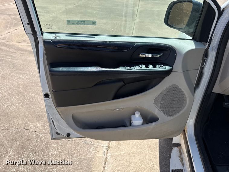 image for item NK9160 2019 Dodge Grand Caravan handicap accessible van