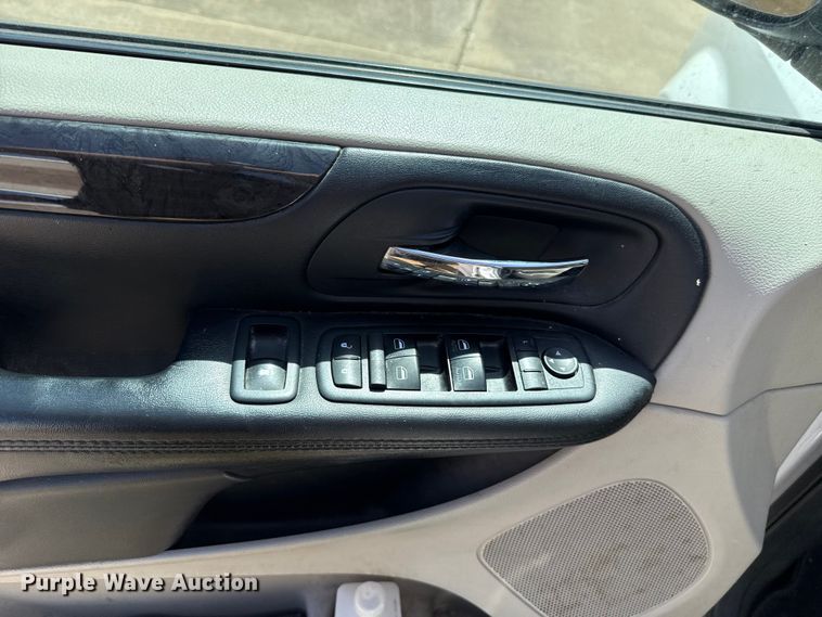 image for item NK9160 2019 Dodge Grand Caravan handicap accessible van