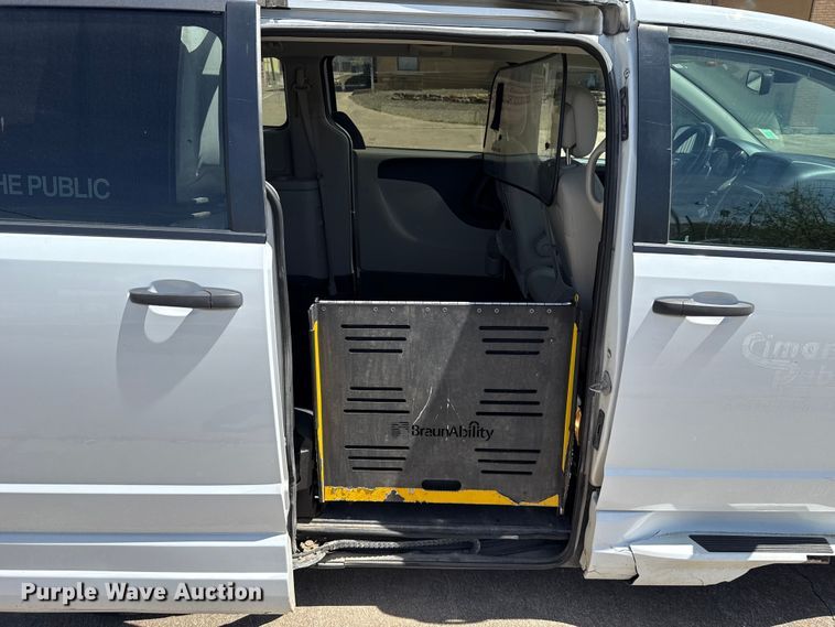 image for item NK9160 2019 Dodge Grand Caravan handicap accessible van