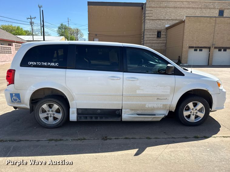 image for item NK9161 2017 Dodge Grand Caravan handicap accessible van