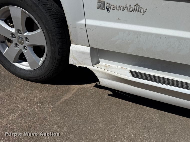 image for item NK9161 2017 Dodge Grand Caravan handicap accessible van