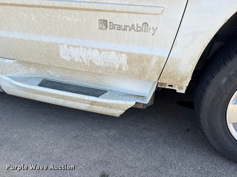 image for item NK9161 2017 Dodge Grand Caravan handicap accessible van