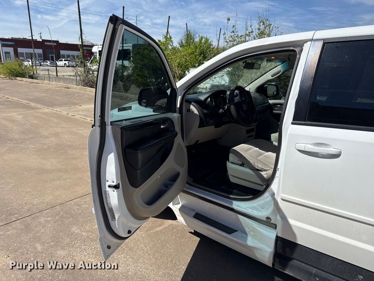 image for item NK9161 2017 Dodge Grand Caravan handicap accessible van