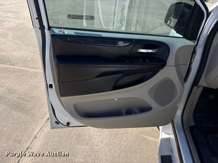 image for item NK9161 2017 Dodge Grand Caravan handicap accessible van