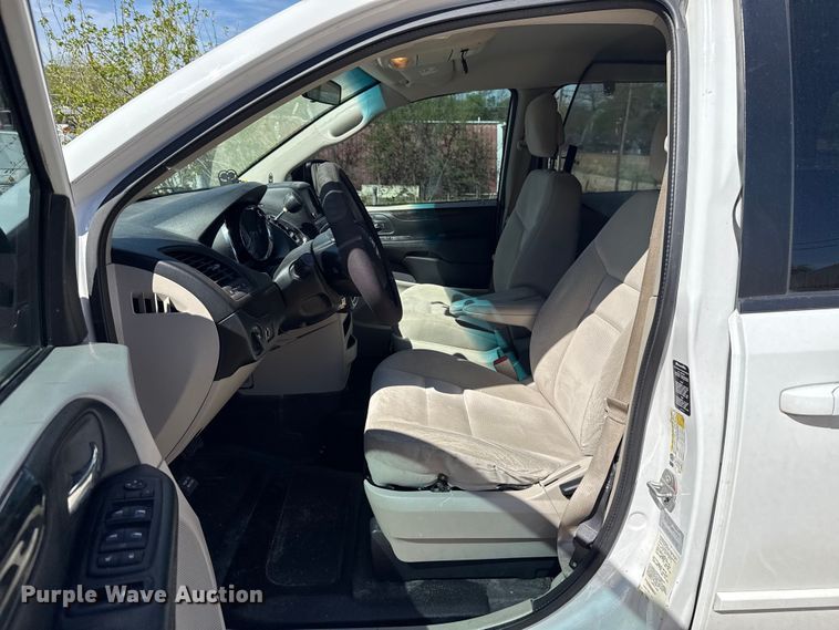 image for item NK9161 2017 Dodge Grand Caravan handicap accessible van