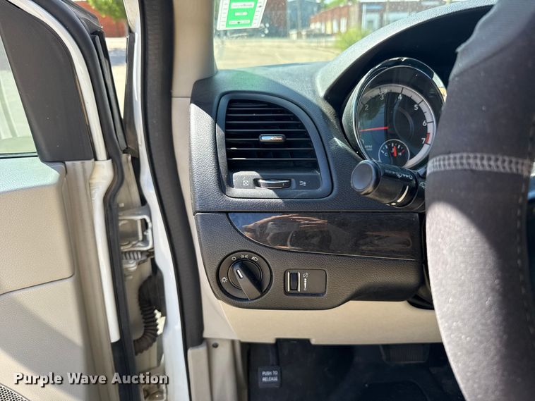 image for item NK9161 2017 Dodge Grand Caravan handicap accessible van