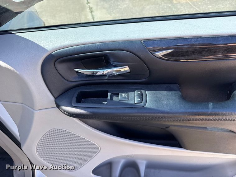 image for item NK9161 2017 Dodge Grand Caravan handicap accessible van