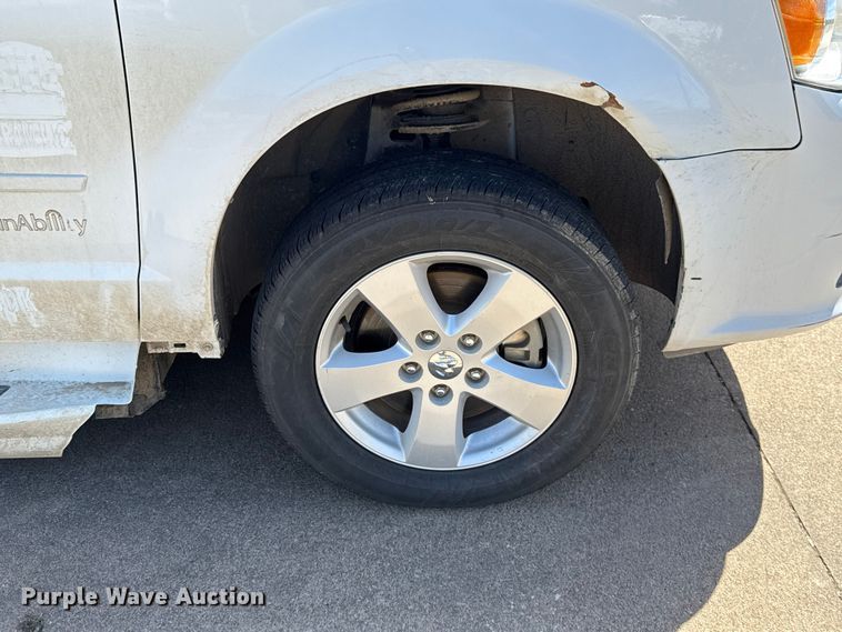 image for item NK9161 2017 Dodge Grand Caravan handicap accessible van