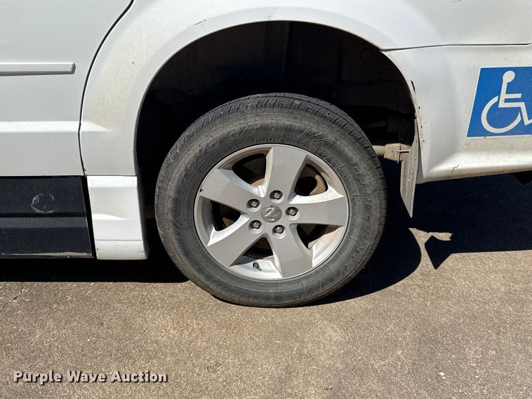 image for item NK9161 2017 Dodge Grand Caravan handicap accessible van