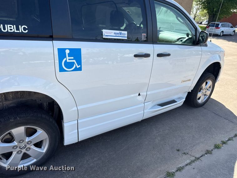 image for item NK9163 2019 Dodge Grand Caravan handicap accessible van