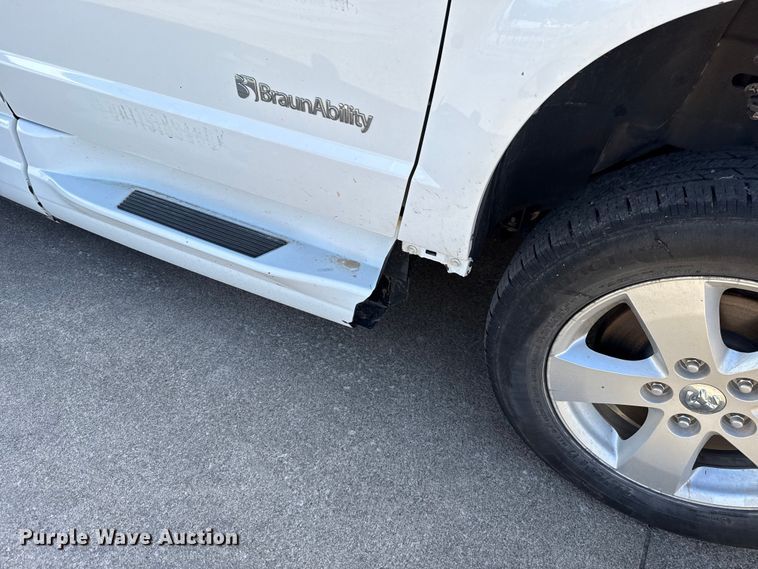 image for item NK9163 2019 Dodge Grand Caravan handicap accessible van