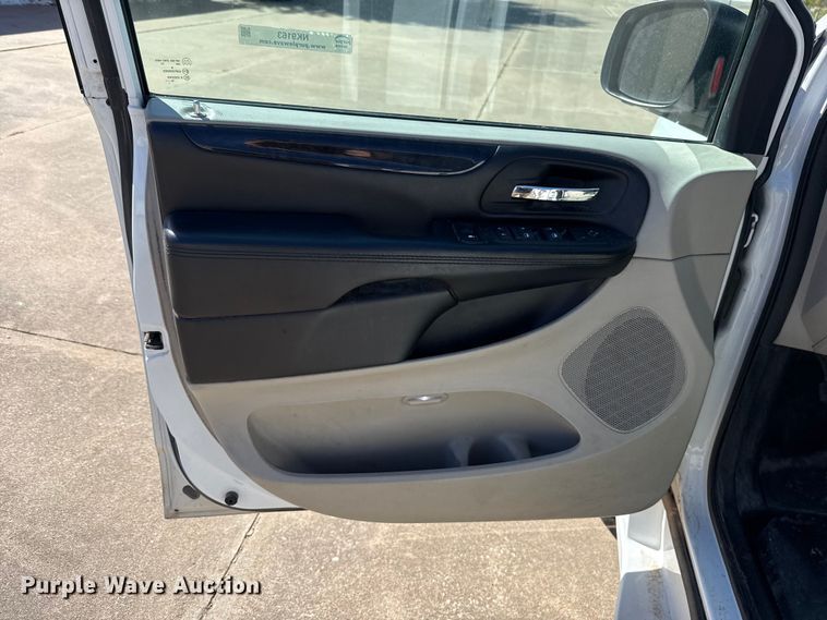 image for item NK9163 2019 Dodge Grand Caravan handicap accessible van