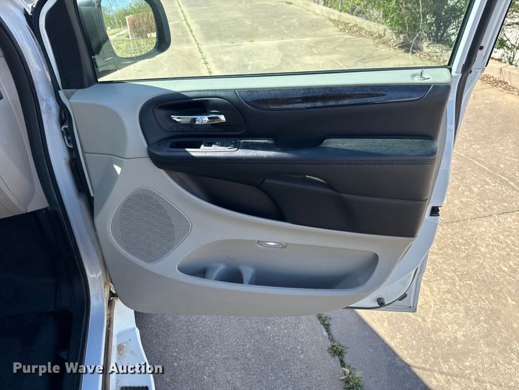 image for item NK9163 2019 Dodge Grand Caravan handicap accessible van