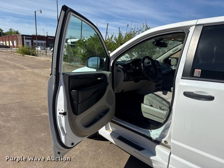 image for item NK9164 2019 Dodge Grand Caravan handicap accessible van