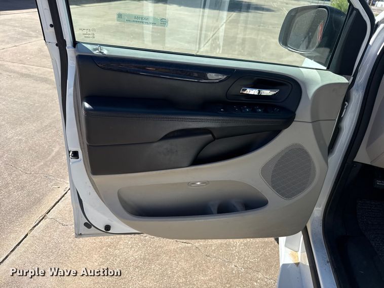 image for item NK9164 2019 Dodge Grand Caravan handicap accessible van