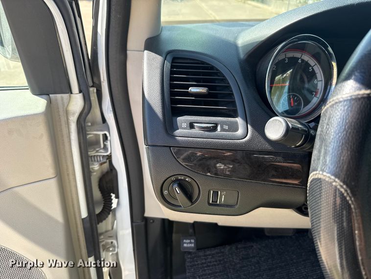 image for item NK9164 2019 Dodge Grand Caravan handicap accessible van