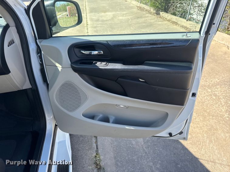 image for item NK9164 2019 Dodge Grand Caravan handicap accessible van