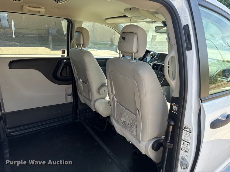 image for item NK9164 2019 Dodge Grand Caravan handicap accessible van