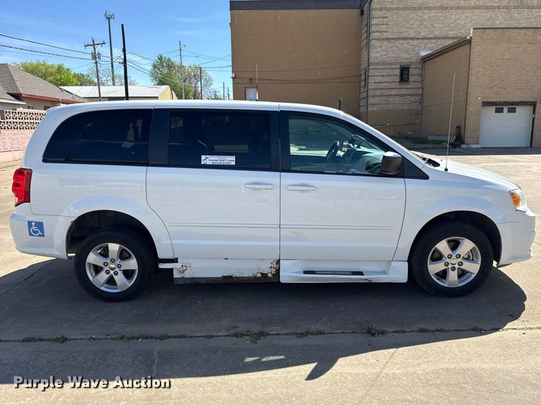 image for item NK9165 2017 Dodge Grand Caravan handicap accessible van