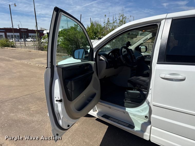image for item NK9165 2017 Dodge Grand Caravan handicap accessible van