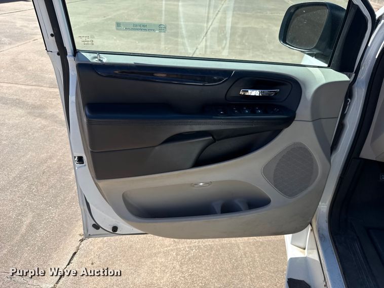 image for item NK9165 2017 Dodge Grand Caravan handicap accessible van