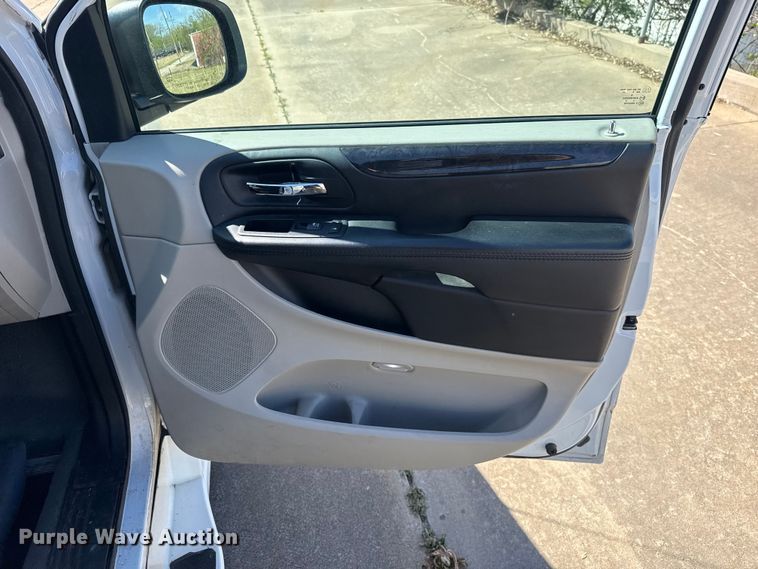 image for item NK9165 2017 Dodge Grand Caravan handicap accessible van