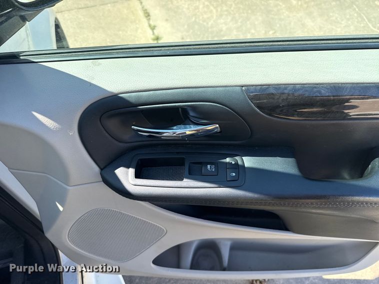 image for item NK9165 2017 Dodge Grand Caravan handicap accessible van