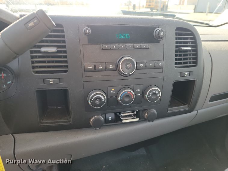 image for item NK9761 2013 Chevrolet Silverado 1500 Crew Cab pickup truck
