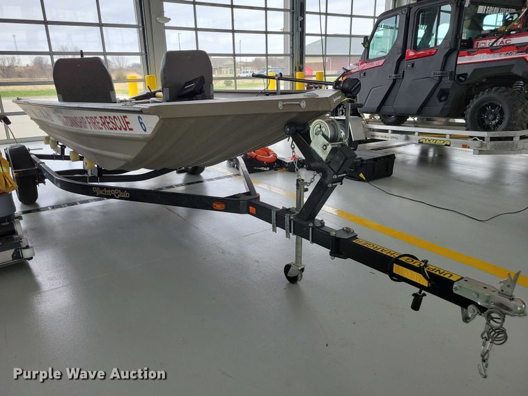 image for item NK9966 2010 Alumacraft boat