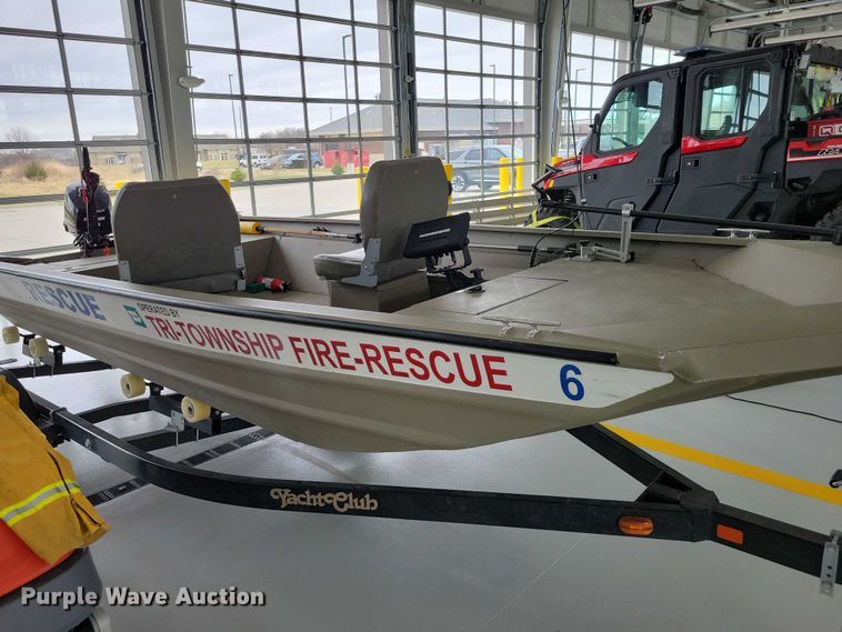 image for item NK9966 2010 Alumacraft boat