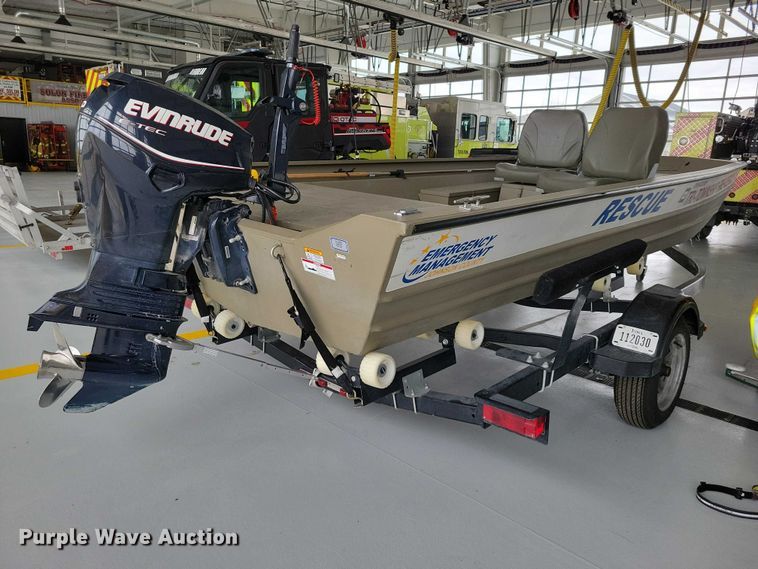 image for item NK9966 2010 Alumacraft boat