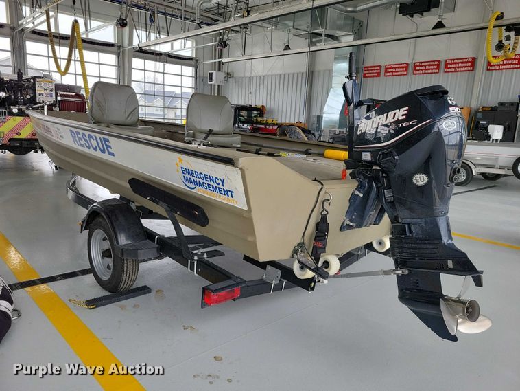 image for item NK9966 2010 Alumacraft boat