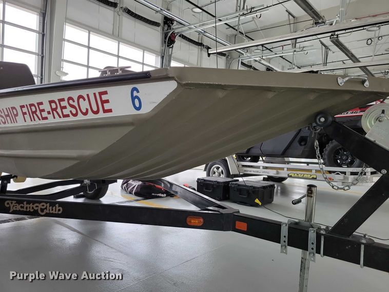 image for item NK9966 2010 Alumacraft boat