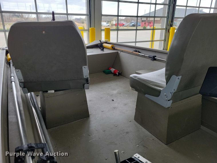 image for item NK9966 2010 Alumacraft boat