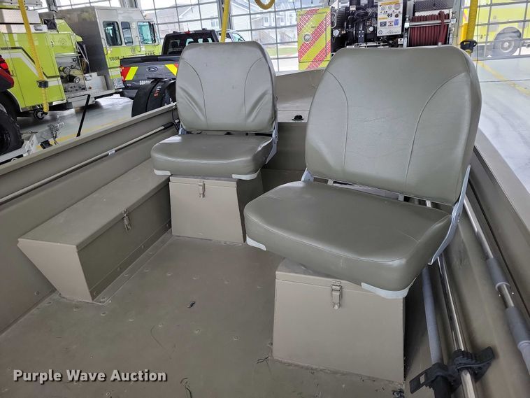 image for item NK9966 2010 Alumacraft boat