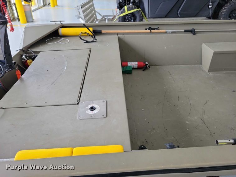 image for item NK9966 2010 Alumacraft boat