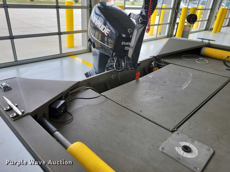 image for item NK9966 2010 Alumacraft boat