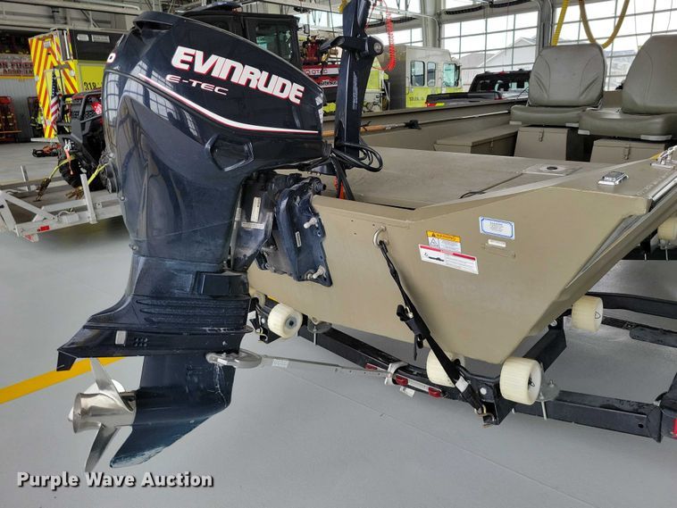 image for item NK9966 2010 Alumacraft boat