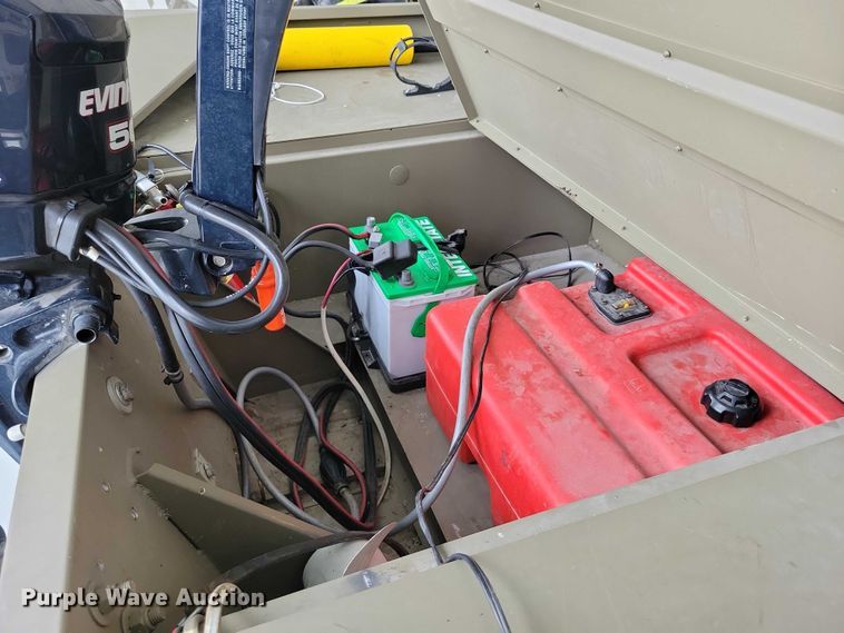 image for item NK9966 2010 Alumacraft boat