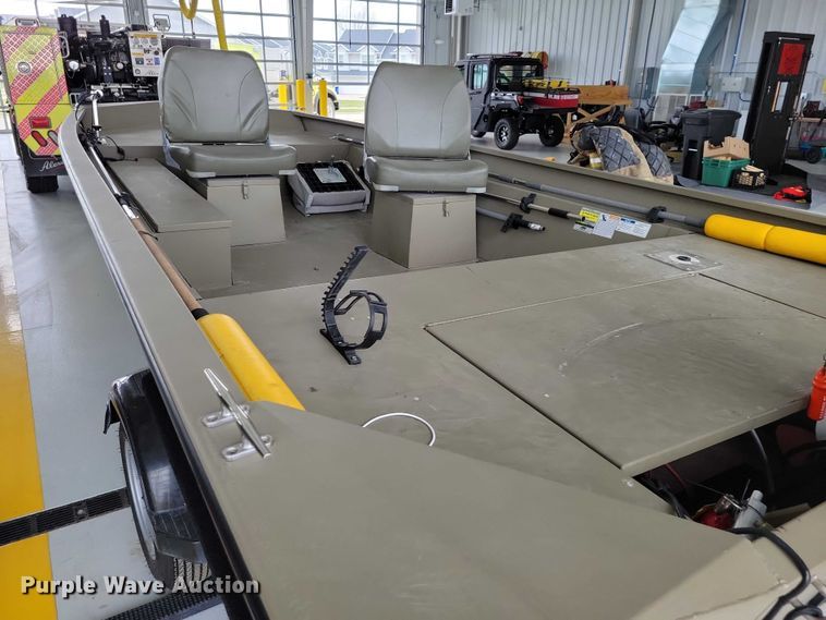 image for item NK9966 2010 Alumacraft boat