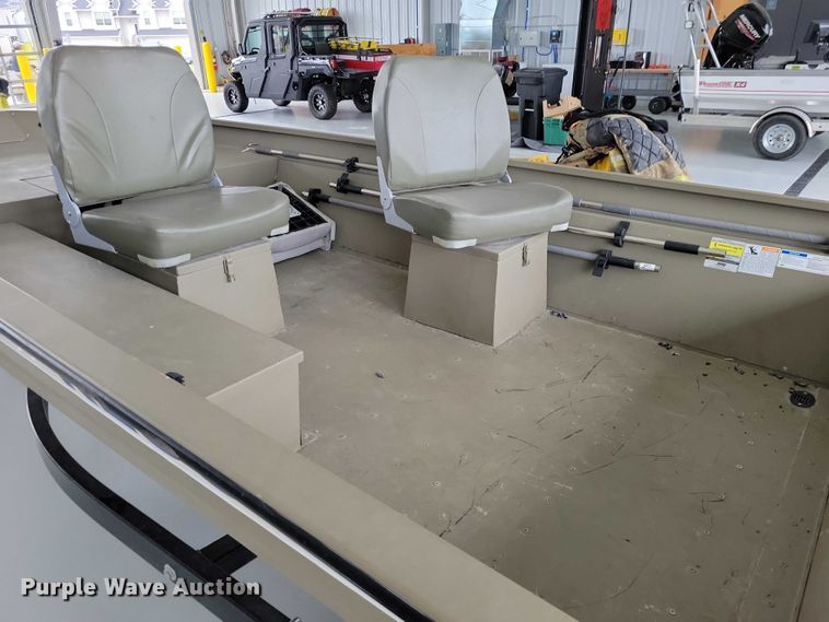 image for item NK9966 2010 Alumacraft boat