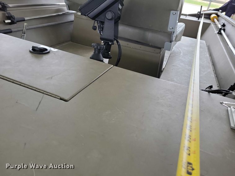 image for item NK9966 2010 Alumacraft boat