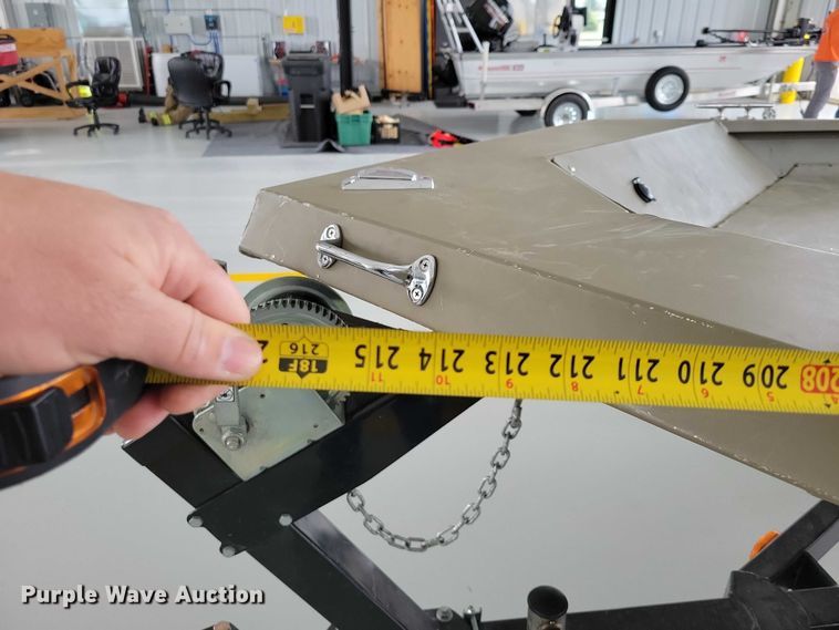 image for item NK9966 2010 Alumacraft boat