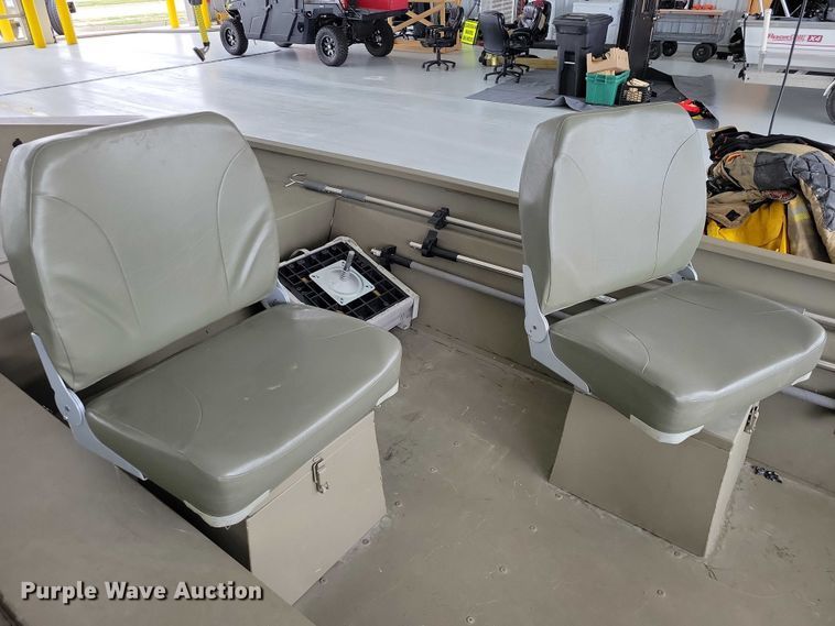 image for item NK9966 2010 Alumacraft boat