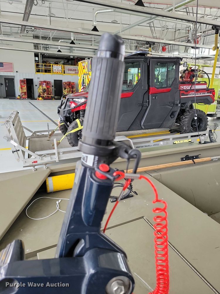 image for item NK9966 2010 Alumacraft boat