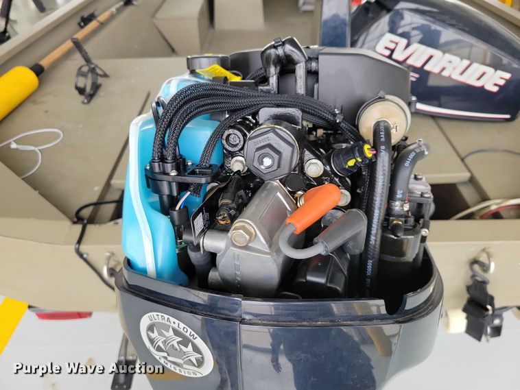 image for item NK9966 2010 Alumacraft boat