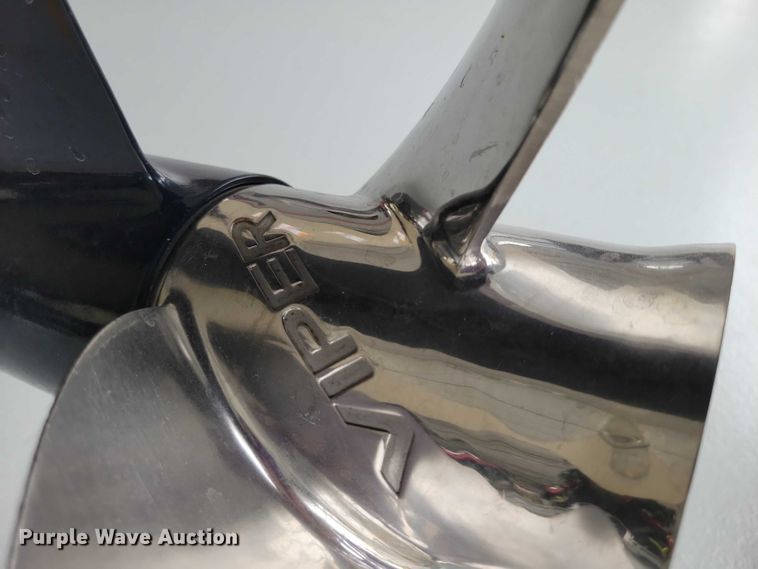 image for item NK9966 2010 Alumacraft boat